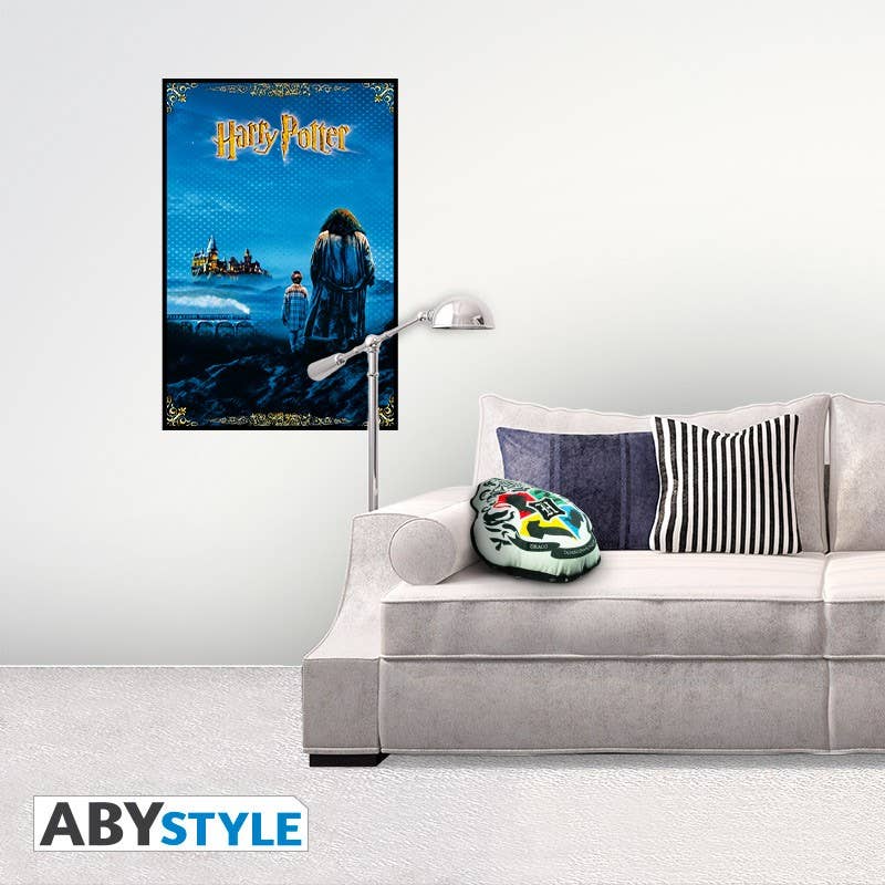 HARRY POTTER – HOGWARTS CUSHION 14 x 11 inches